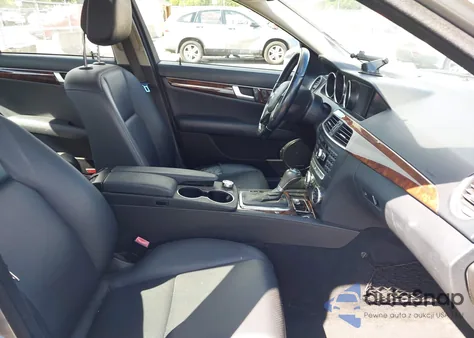 2013 Mercedes-Benz C 300 Luxury 4Matic from USA, damaged, VIN WDDGF8AB3DA833776